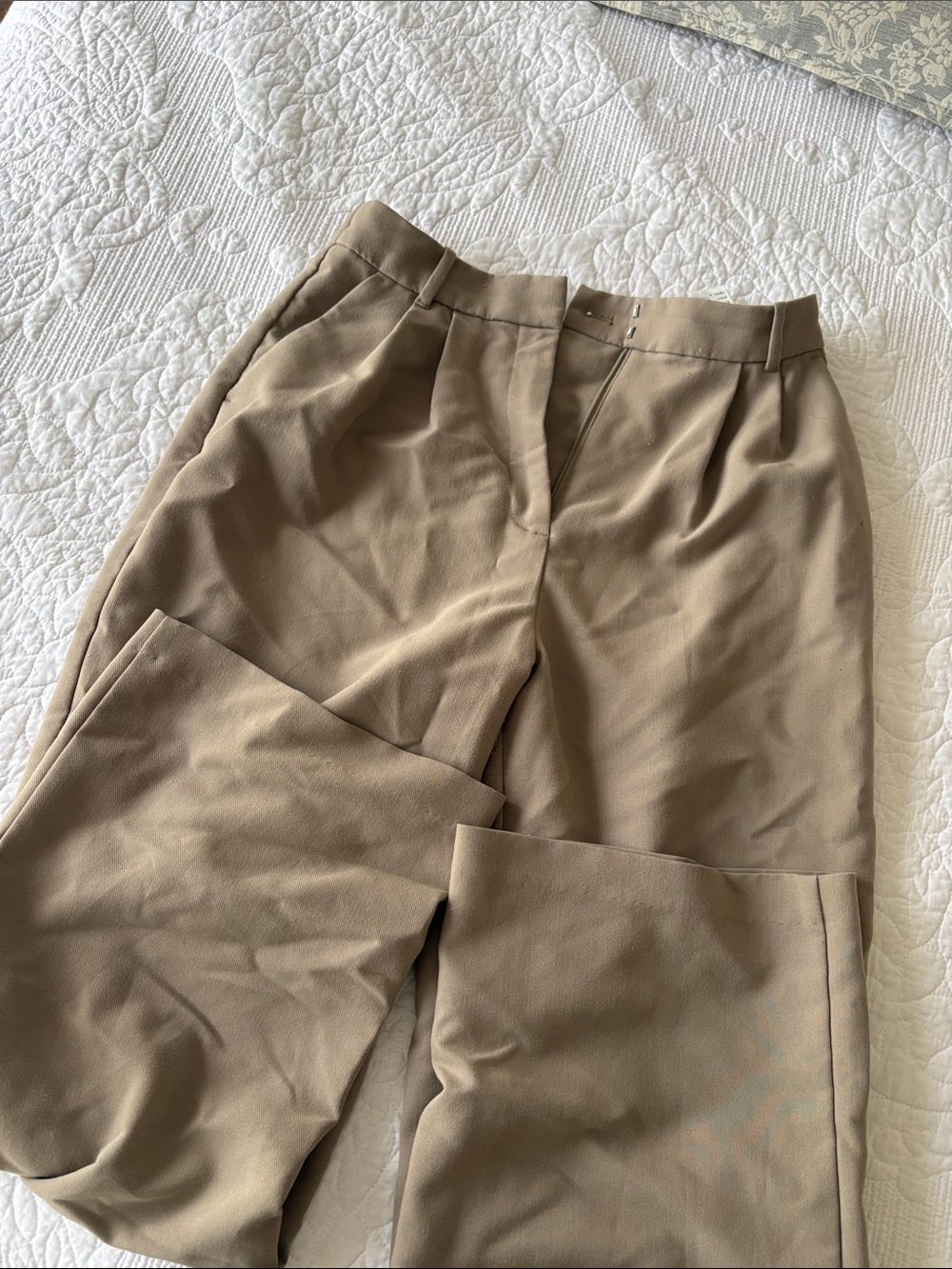 Abercrombie & Fitch Women's Straight-Leg Trousers in Light Brown